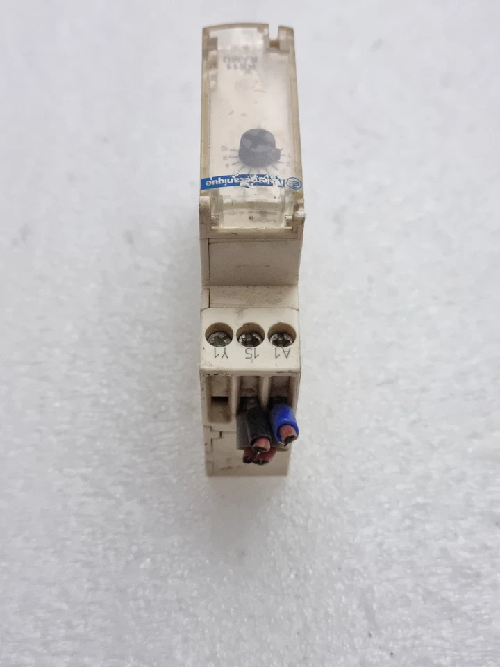 Schneider Telemecanique RE11RAMU Timing Relay 0.1s-100h